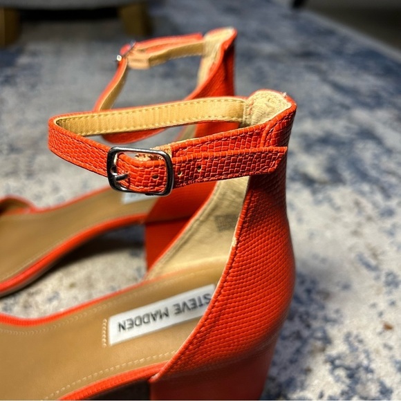 Steve Madden Irenee Orange Chunky Heel Strappy Sandals Size 8.5W - Picture 3 of 10